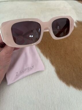 Z Supply OFF DUTY sunglasses NWT